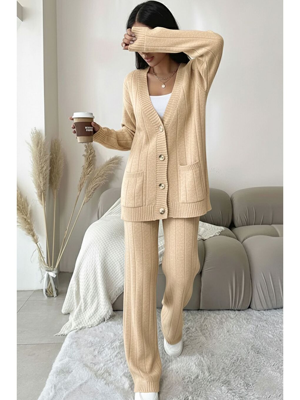 Bej Kadın Ön Düğmeli Kendinden Çizgi Desenli Triko Hırka Pantolon İkili Takım-1