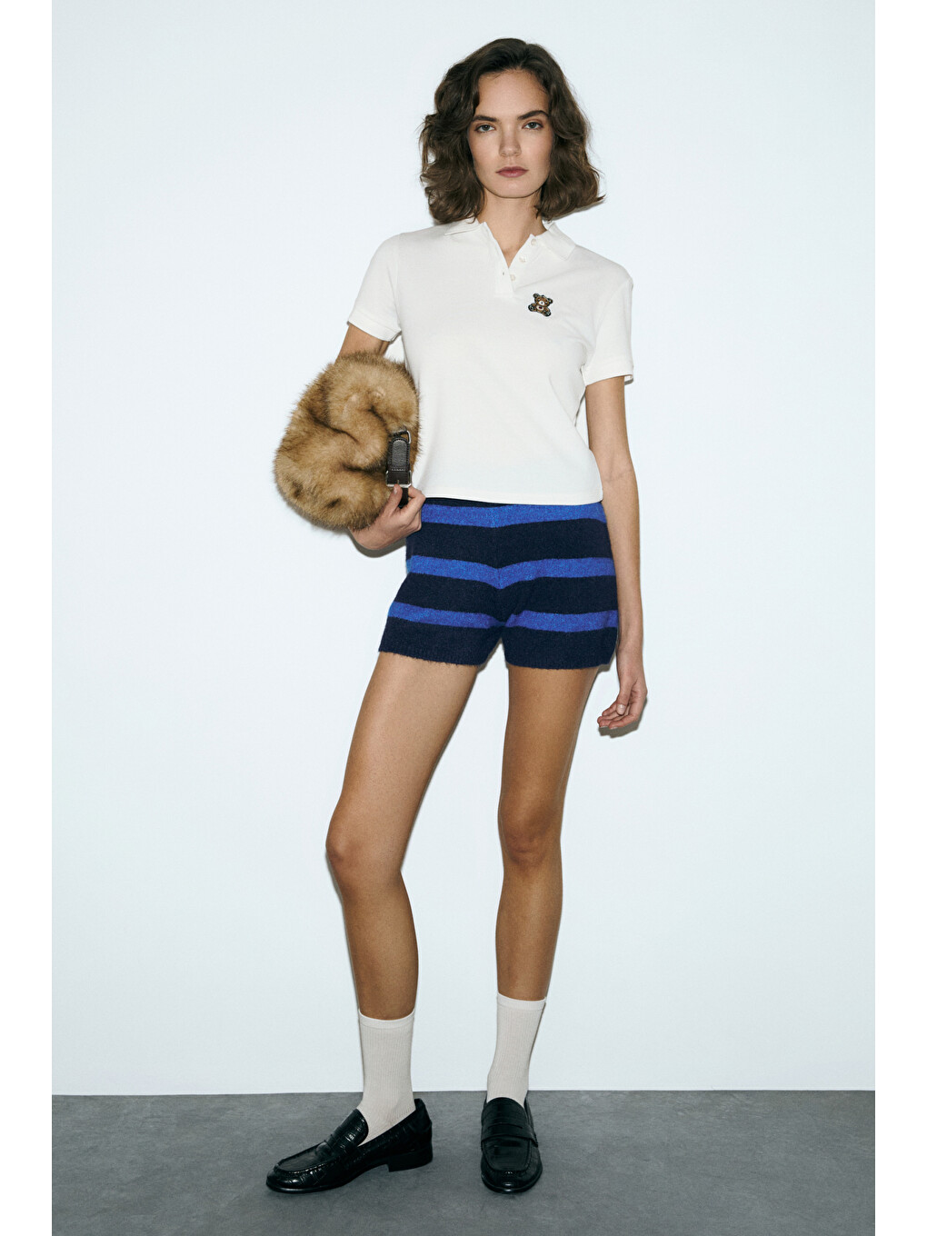 Solvıa Kadın Polo Yaka Patlı Düğmeli Kısa Kollu Önde Nakış Detaylı Crop Beyaz T-shirt