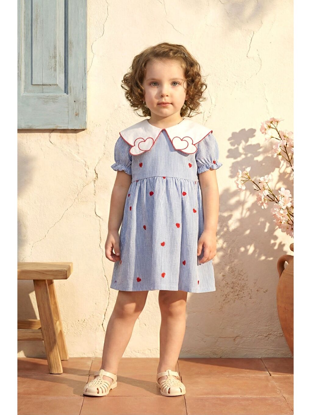 Kız Çocuk Pamuklu Mavi Çizgili Kalp Nakışlı Yakalı Elbise-3