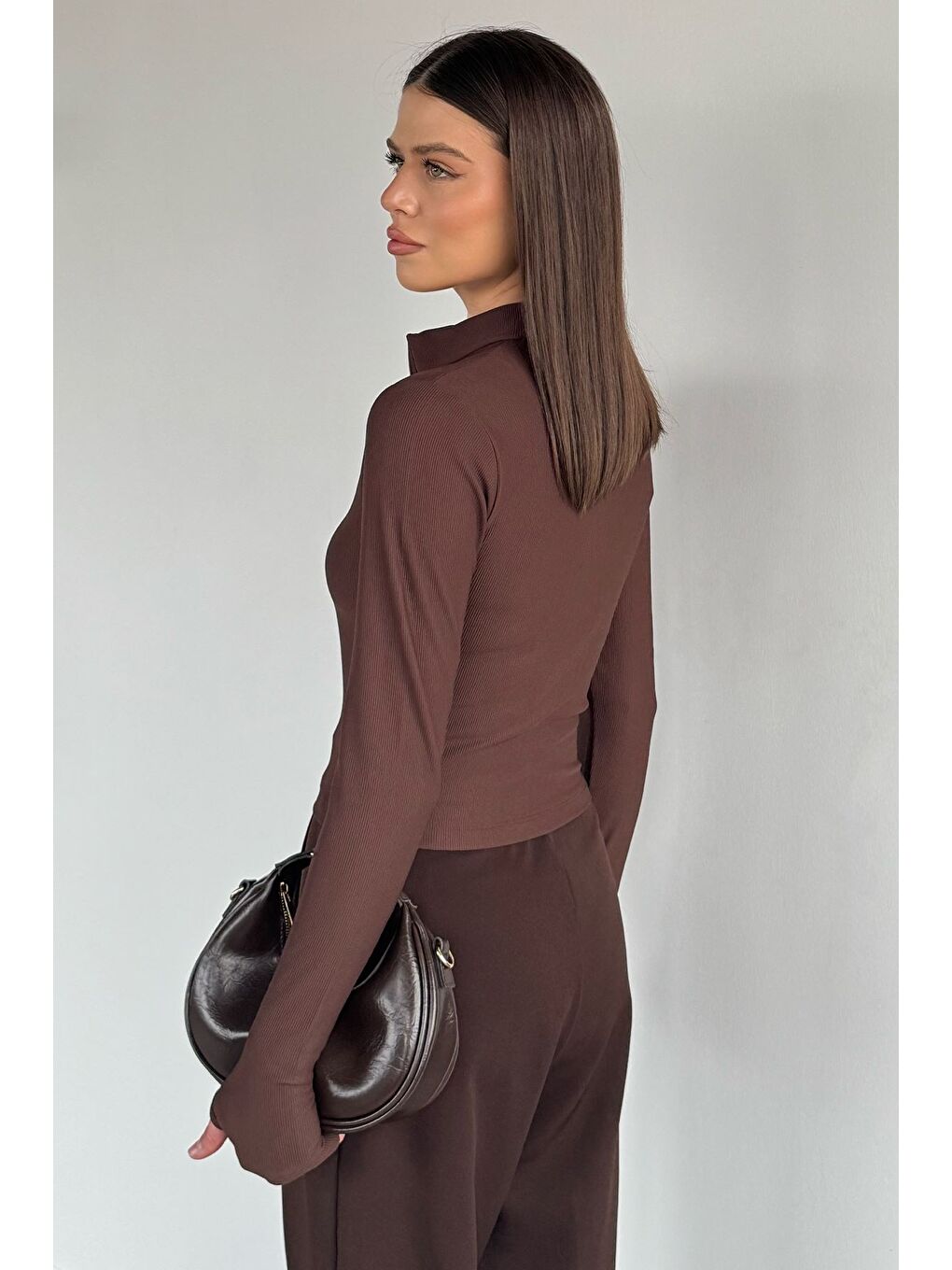 Kahverengi Kadın Ön Yarım Fermuarlı Kendinden Çizgi Desenli Bluz-2