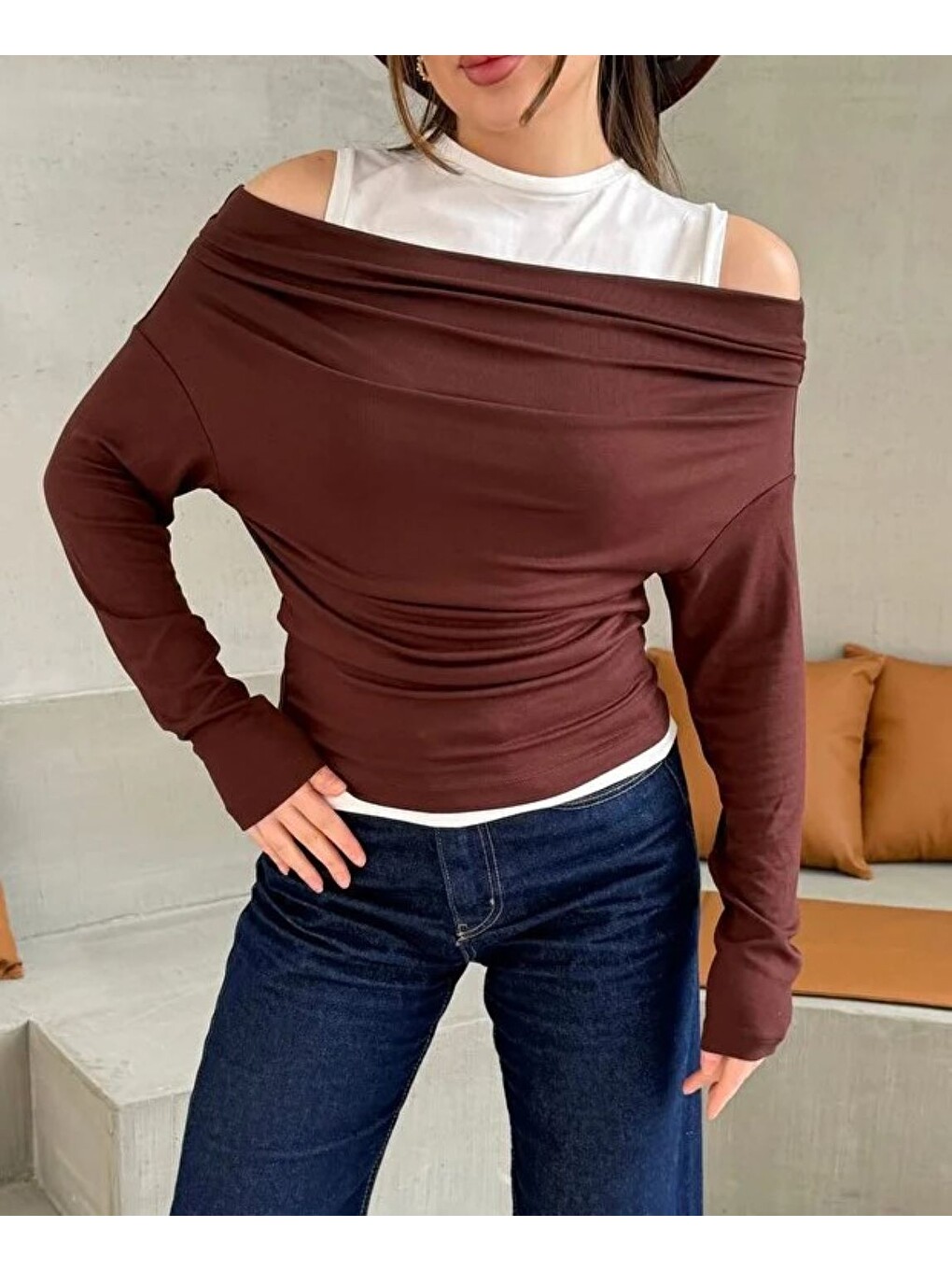 Kadın Omuz Pile Detaylı Kayık Yaka Atlet Detaylı Yeni Sezon Sweatshirt Kahverengi
