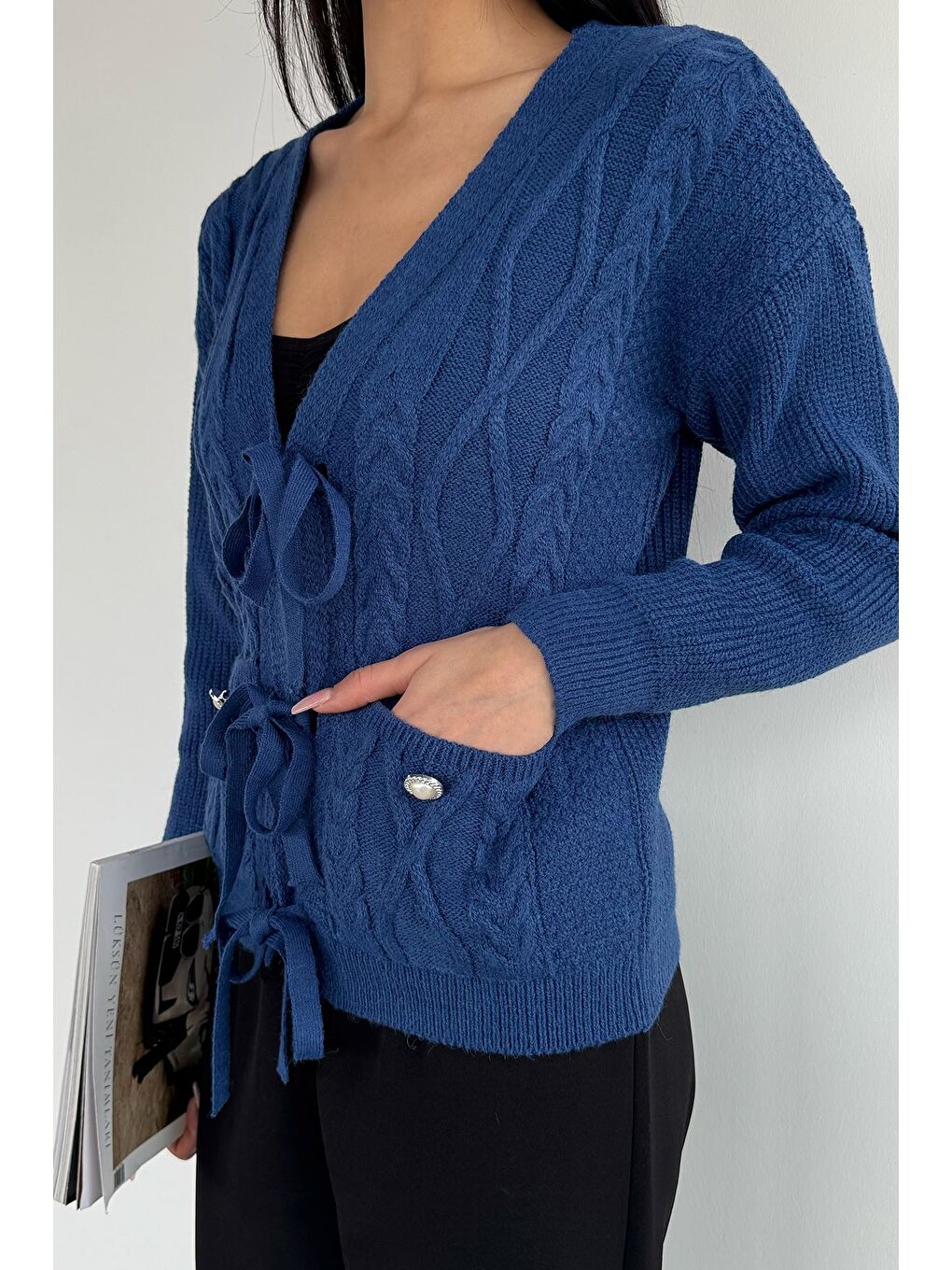 Lacivert Kadın Ön Bağlamalı Çift Cepli Örme Triko Hırka