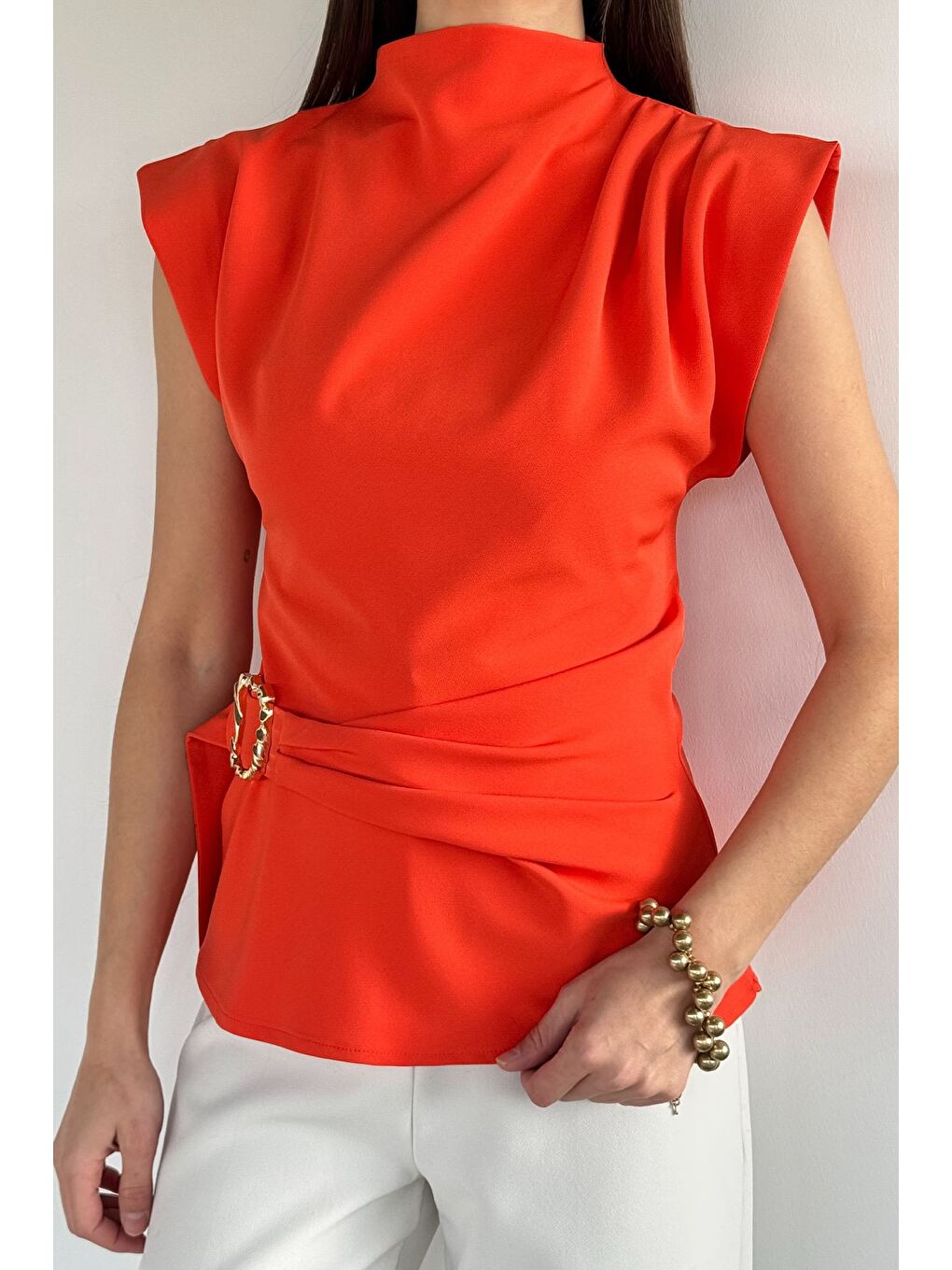 Turuncu Kadın Dik Yaka Bel Ve Omuz Drapeli Kemer Detaylı Bluz-1