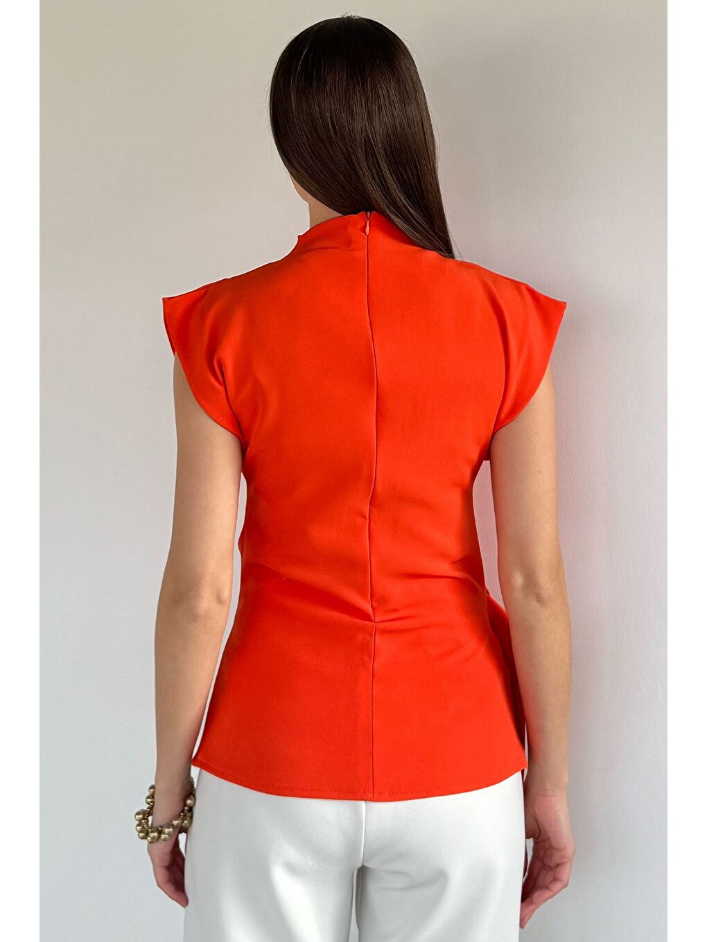 Turuncu Kadın Dik Yaka Bel Ve Omuz Drapeli Kemer Detaylı Bluz-3