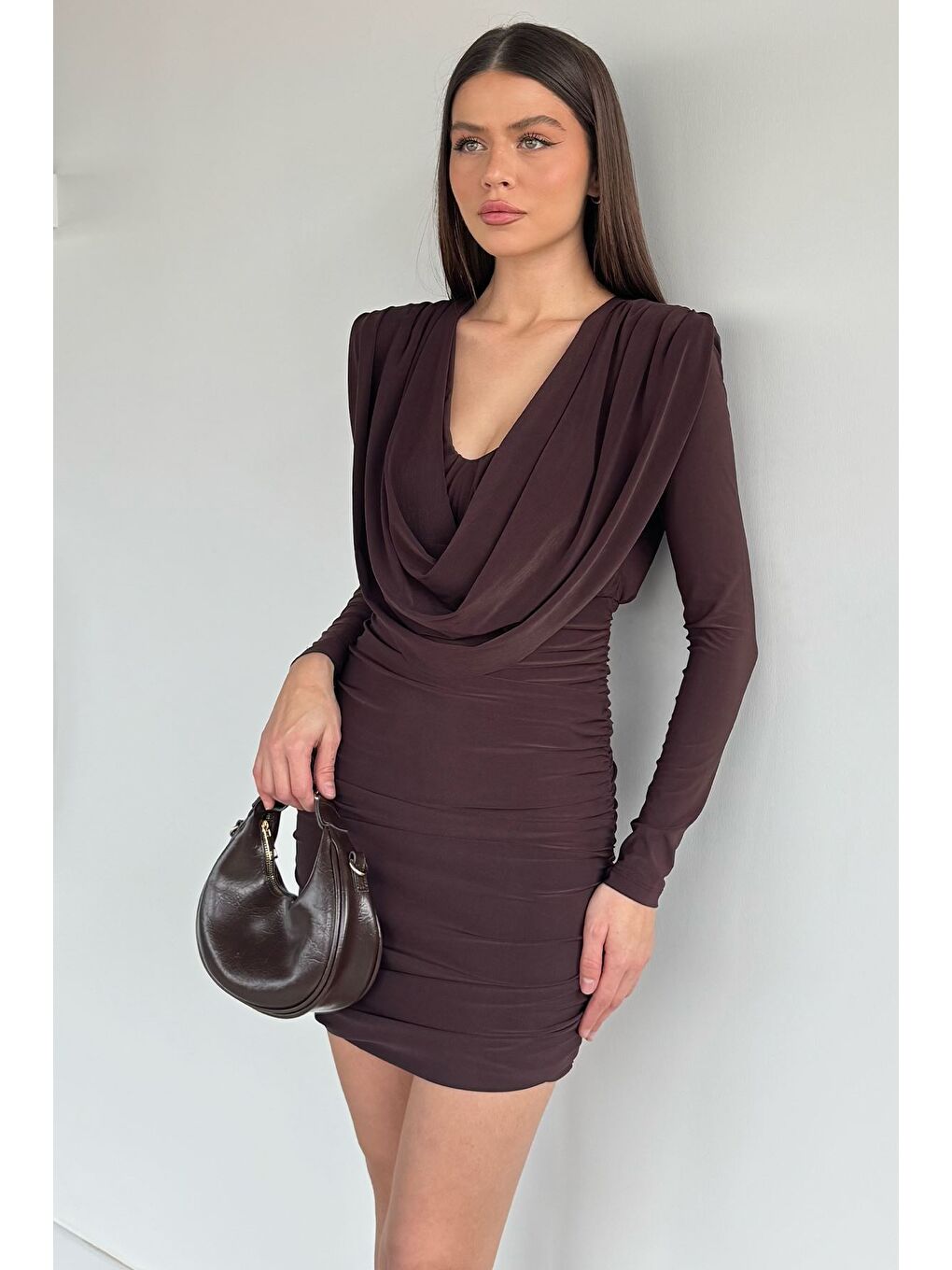 Kahverengi Kadın Degaje Yaka Yan Büzgü Detaylı Abiye-1