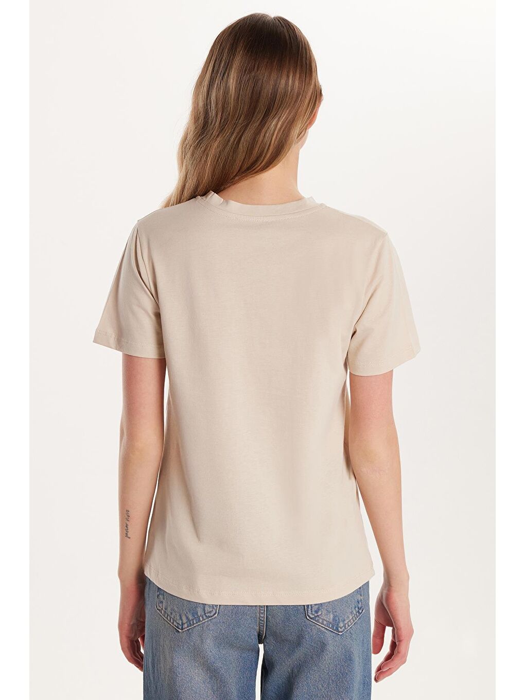 Bej Kadın Relax Fit Rahat Kesim Kısa Kollu Bisiklet Yaka Örgü Detaylı Taş Rengi Tişört-4