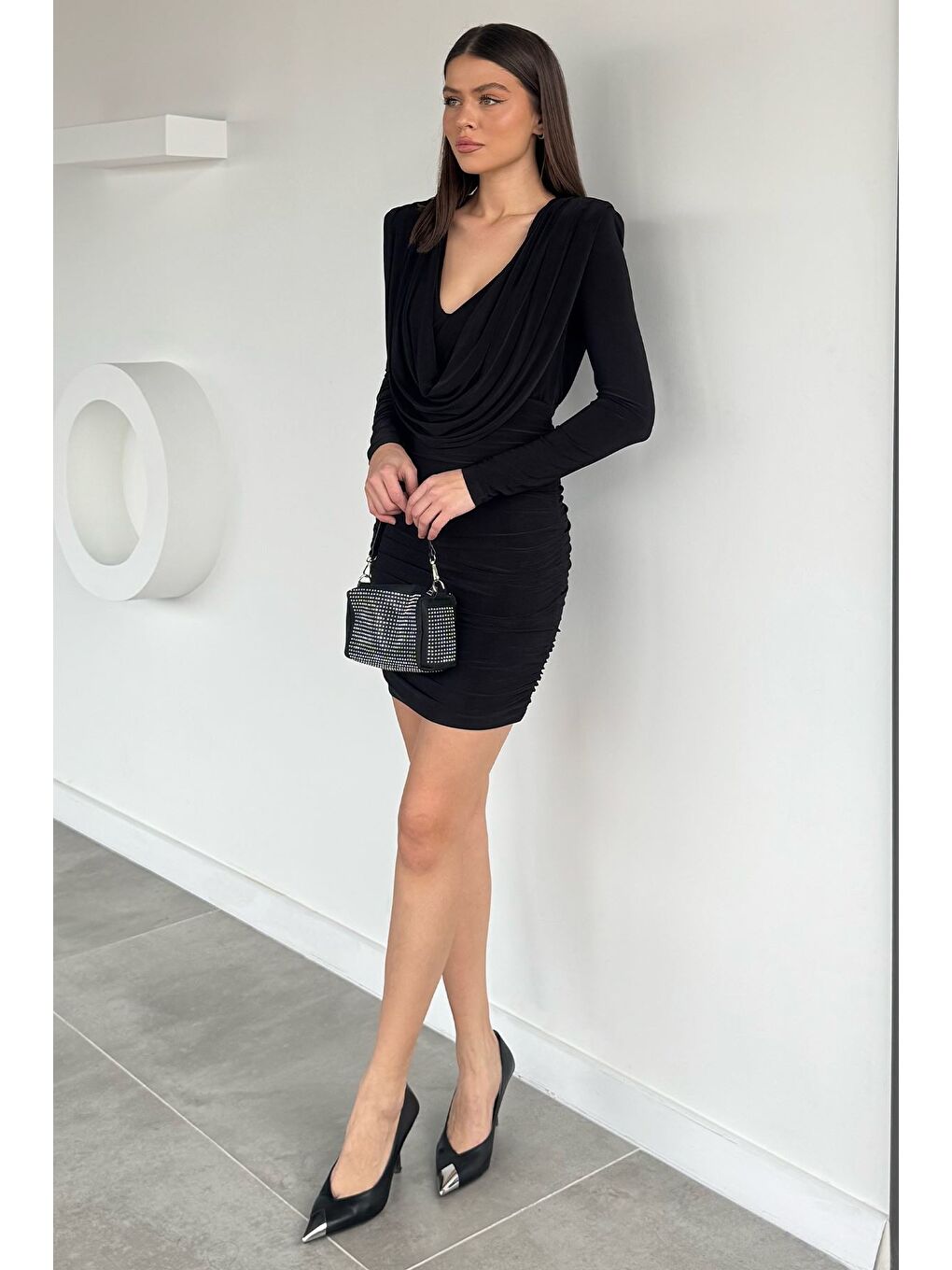 Siyah Kadın Degaje Yaka Yan Büzgü Detaylı Abiye-1