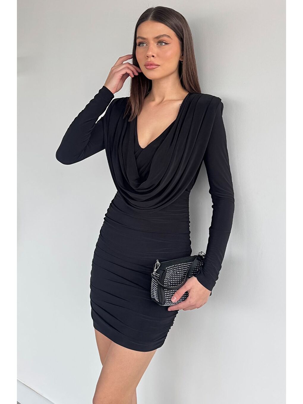 Siyah Kadın Degaje Yaka Yan Büzgü Detaylı Abiye-2