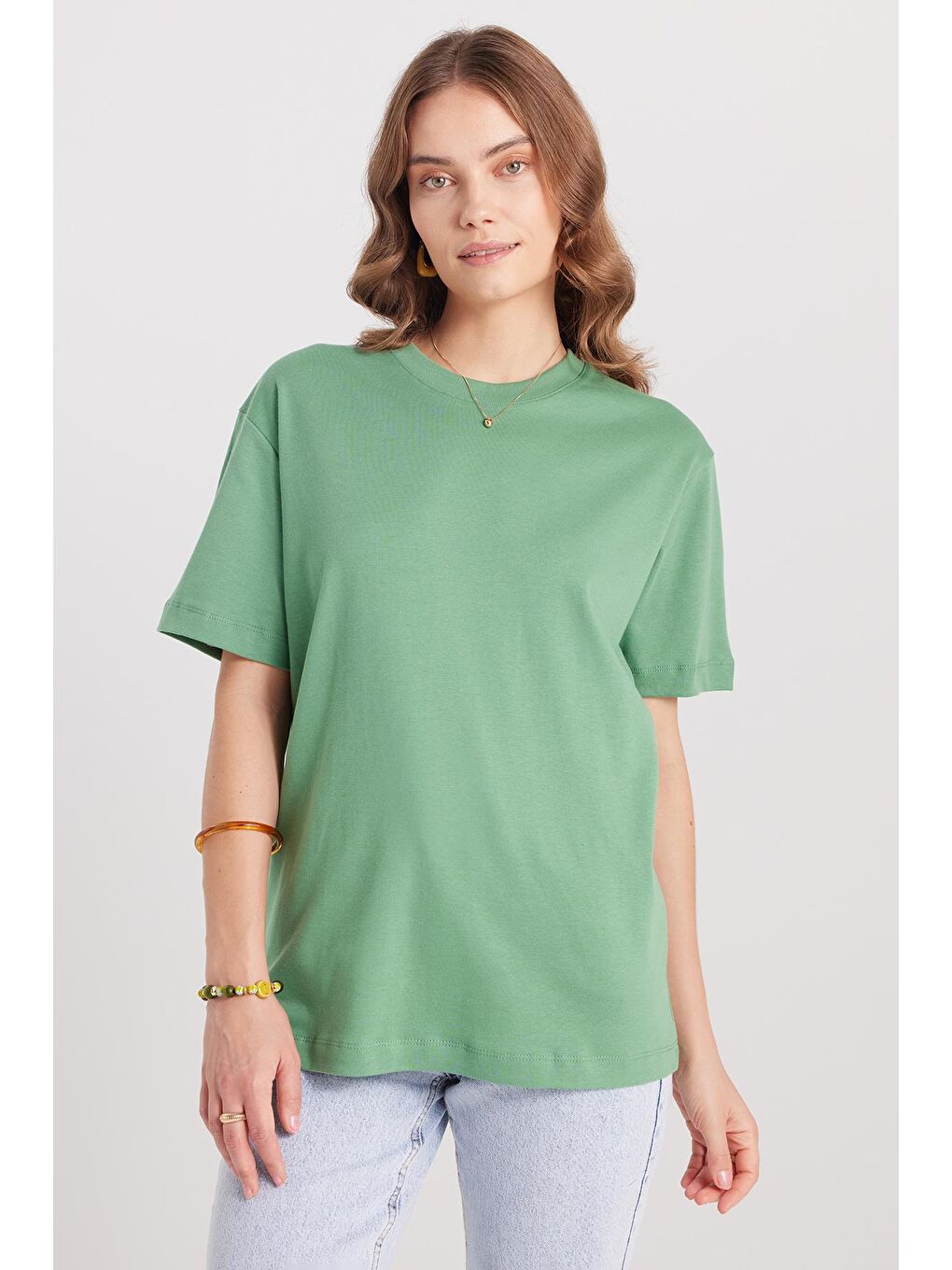 Kadın Relax Fit Rahat Kesim %100 Pamuk Yumuşak Dokulu Hafif Kalın Basic Bisiklet Yaka Yeşil Tişör-1