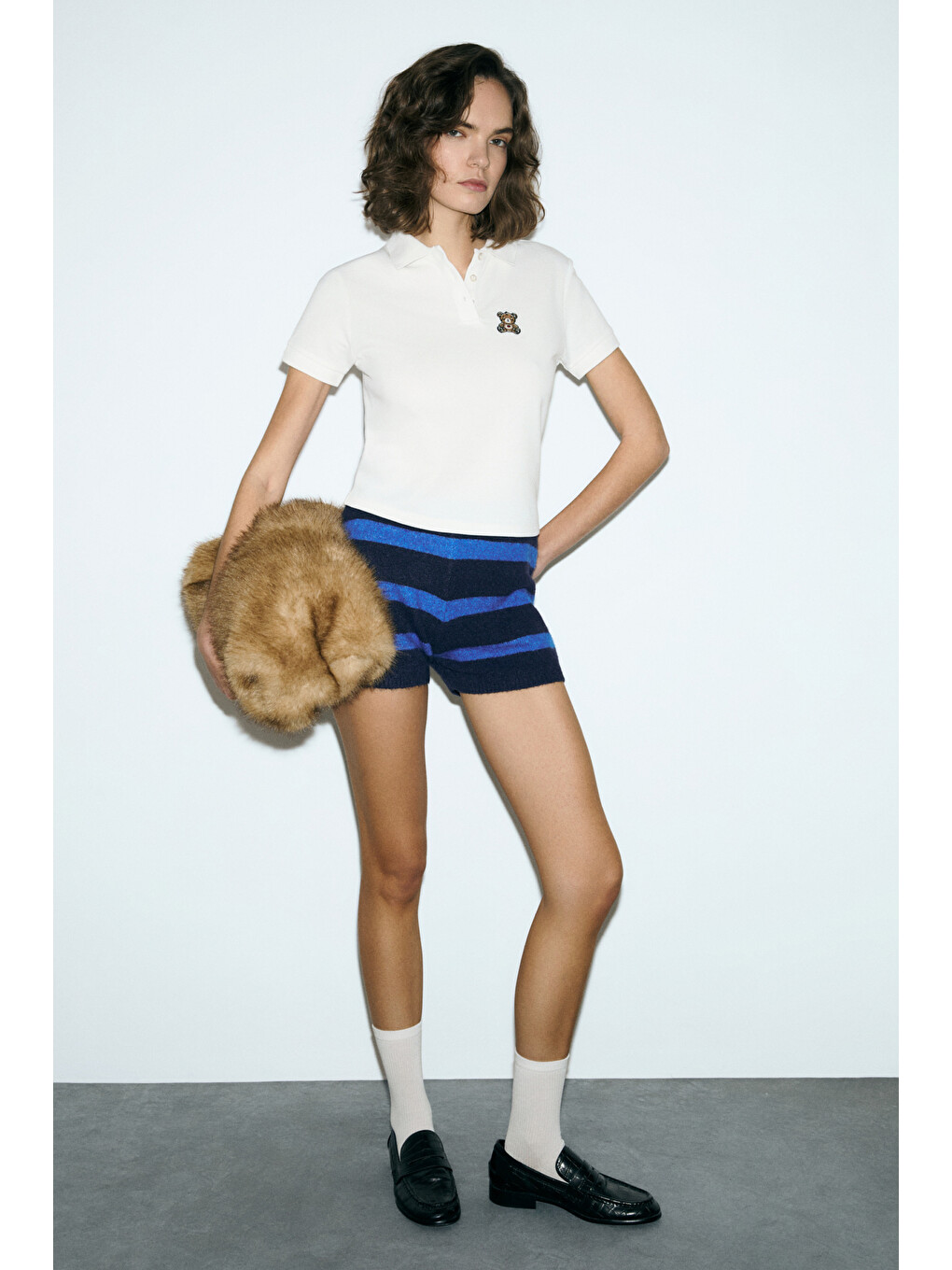 Solvıa Kadın Polo Yaka Patlı Düğmeli Kısa Kollu Önde Nakış Detaylı Crop Beyaz T-shirt-2