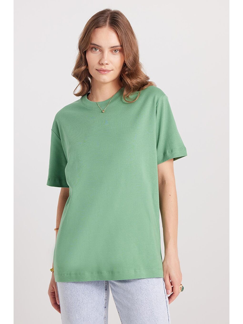 Kadın Relax Fit Rahat Kesim %100 Pamuk Yumuşak Dokulu Hafif Kalın Basic Bisiklet Yaka Yeşil Tişör-3