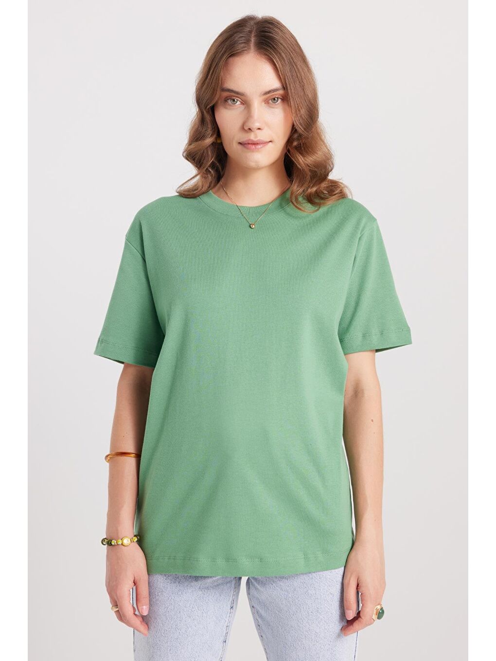 Kadın Relax Fit Rahat Kesim %100 Pamuk Yumuşak Dokulu Hafif Kalın Basic Bisiklet Yaka Yeşil Tişör-4
