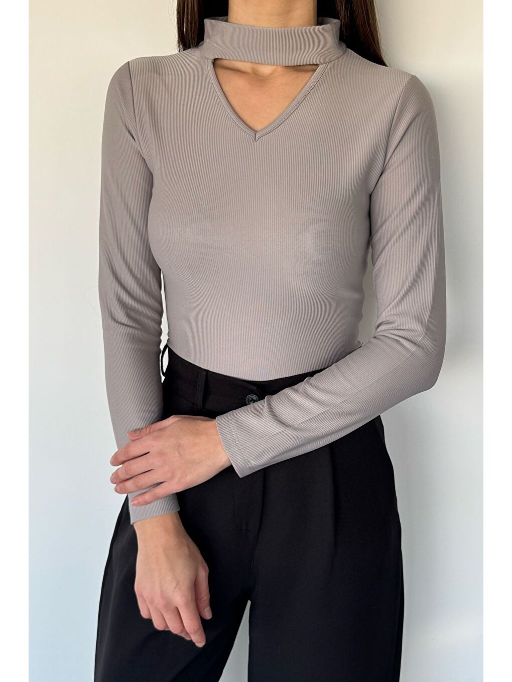 Gri Kadın Ön Pencereli Kendinden Çizgi Desenli Bluz-2