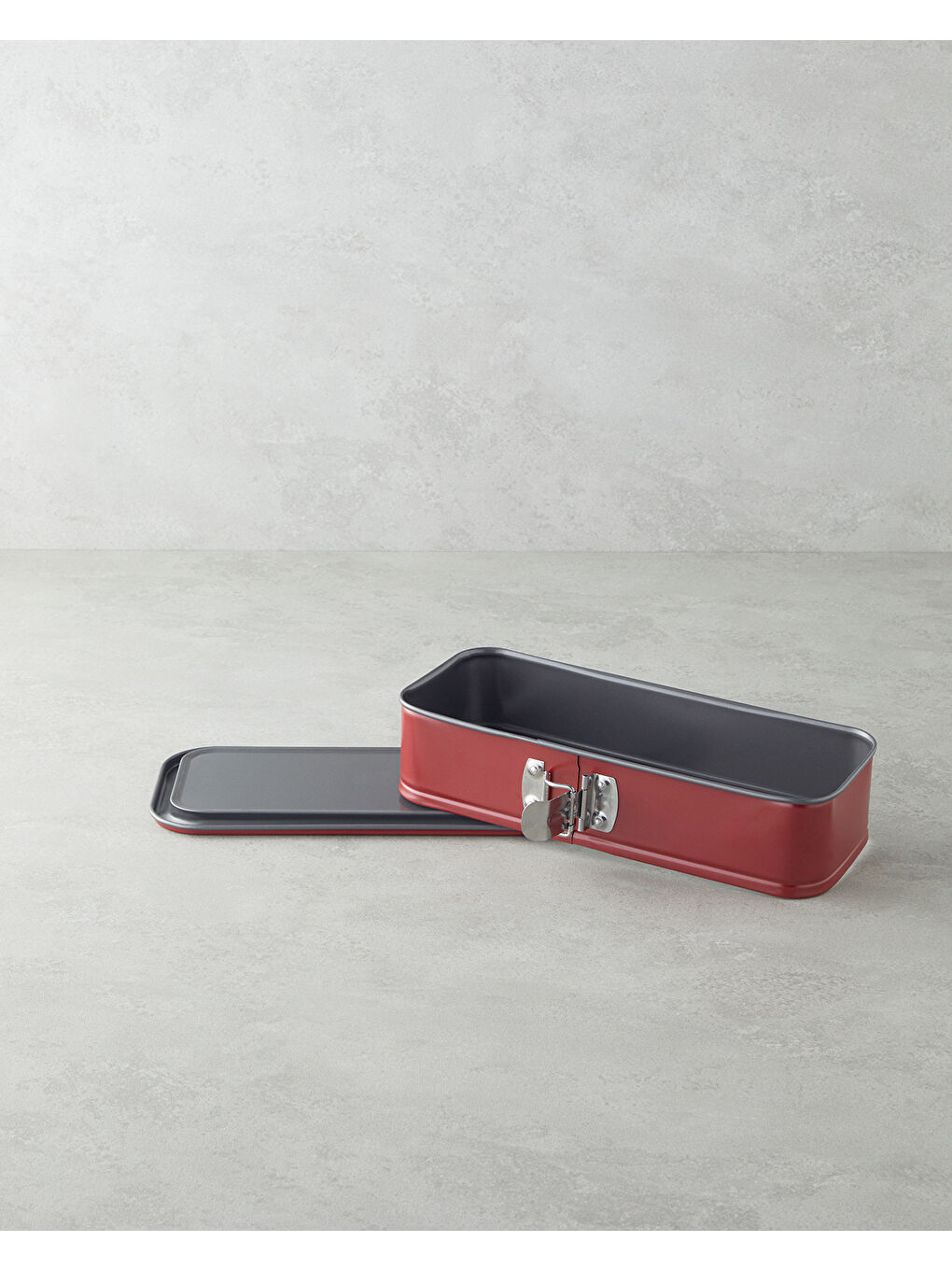 Baker’s Choice Karbon Çelik Klasik Kelepçeli Baton Kek Kalıbı 30 x 11 x 7 cm Kırmızı-1