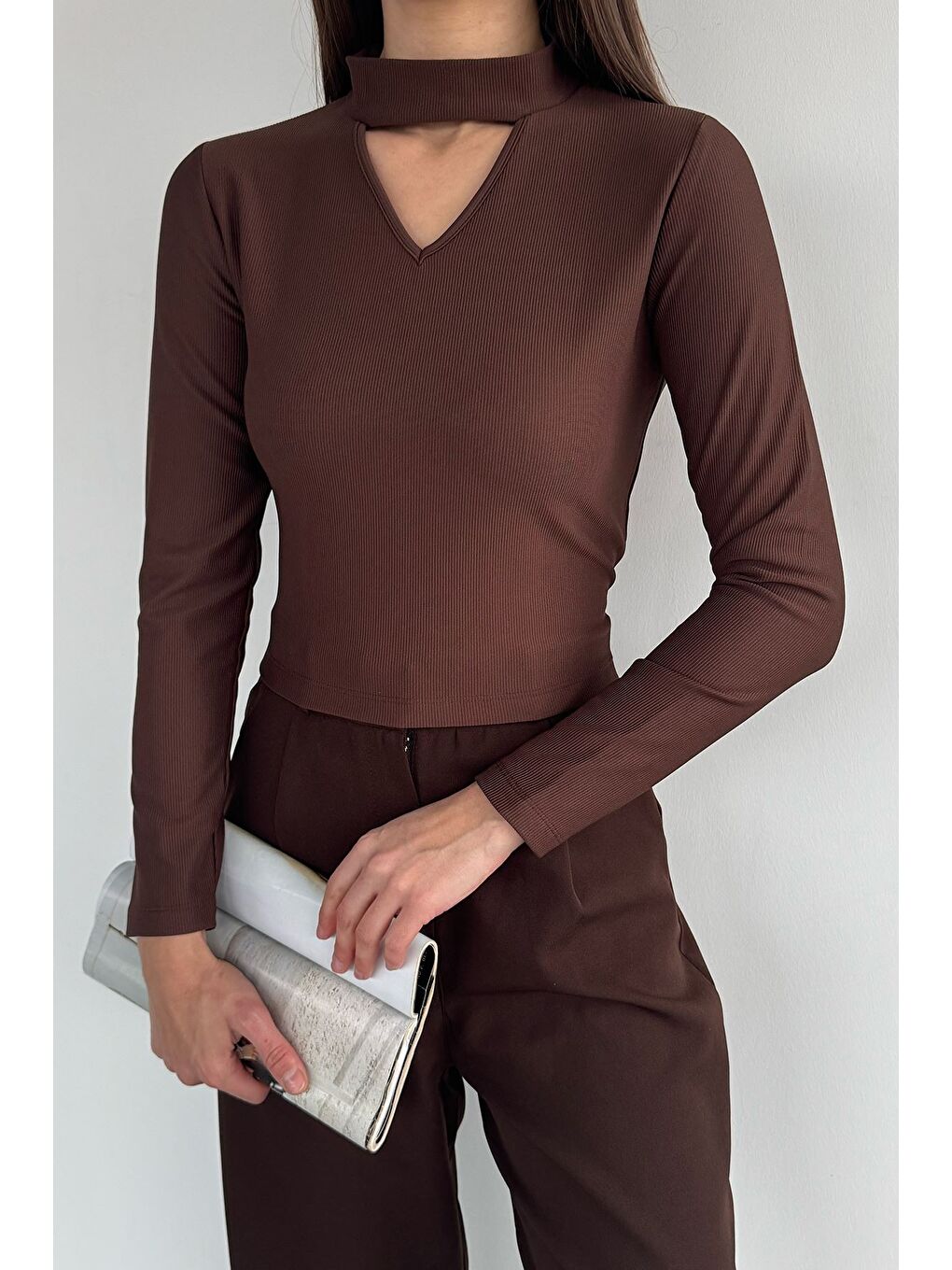 Kahverengi Kadın Ön Pencereli Kendinden Çizgi Desenli Bluz-1