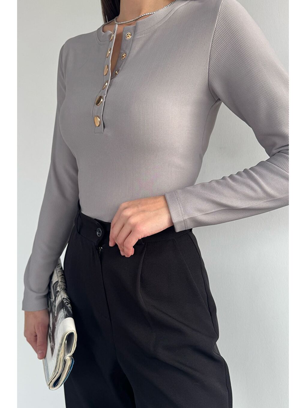 Gri Kadın Gold Çıtçıtlı Kendinden Çizgi Desenli Bluz-1