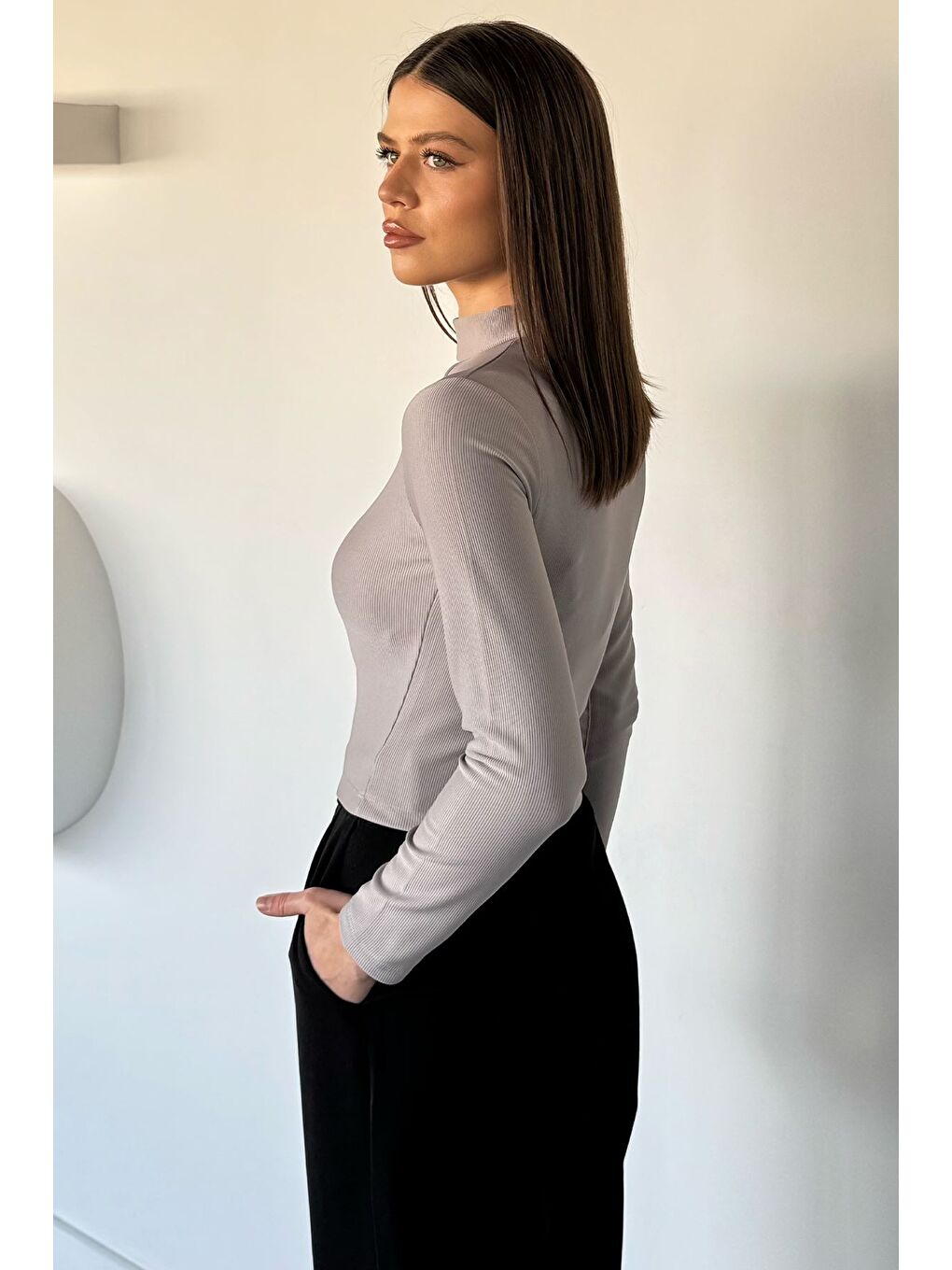 Gri Kadın Ön Pencereli Kendinden Çizgi Desenli Bluz-3