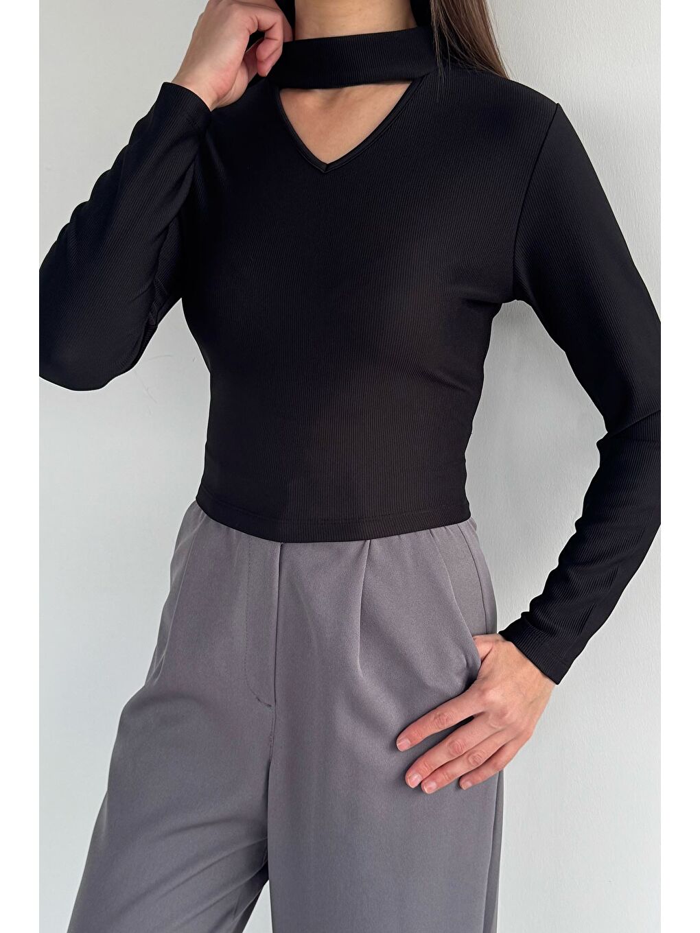 Siyah Kadın Ön Pencereli Kendinden Çizgi Desenli Bluz-2