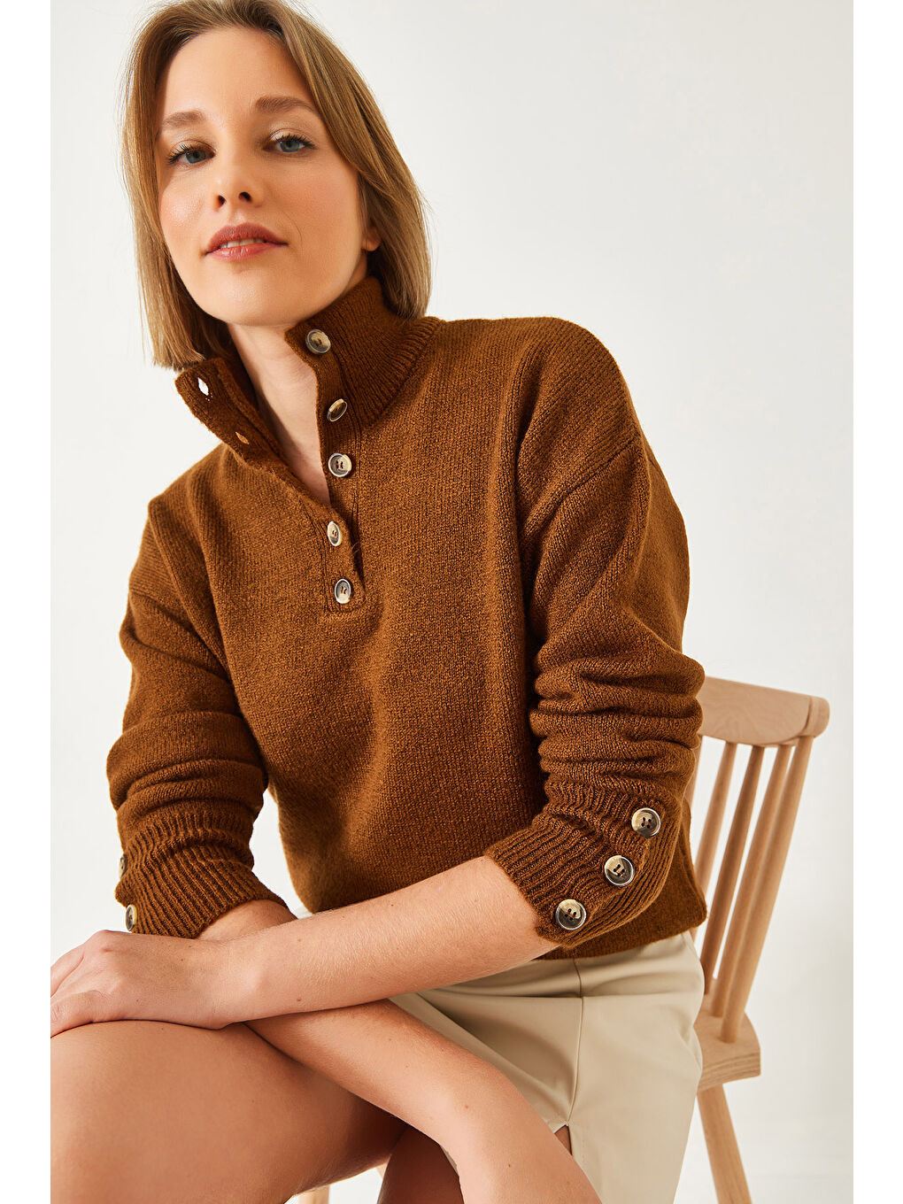 Kahverengi Kadın Kolu Patlı Triko Kazak