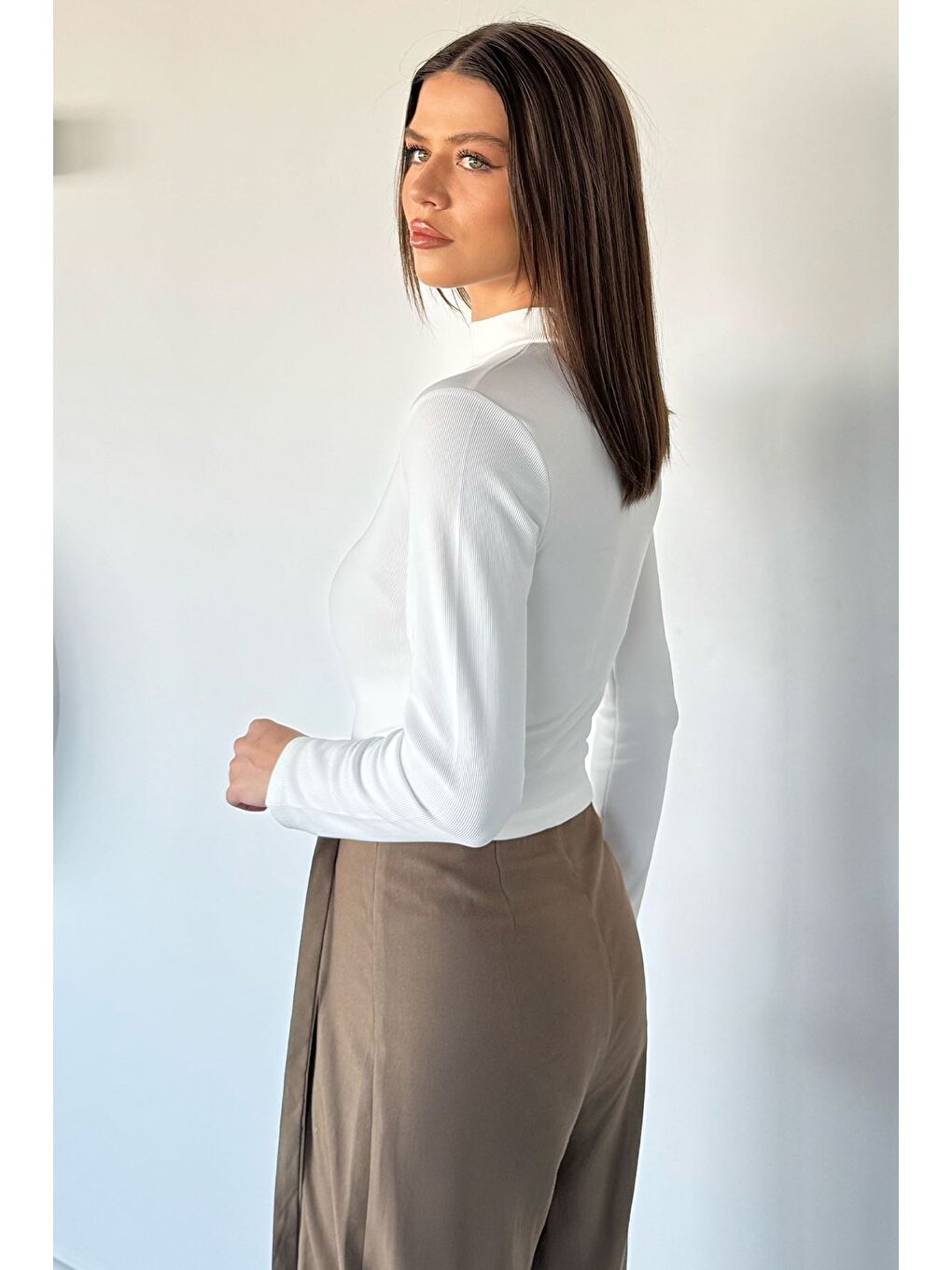 Ekru Kadın Ön Pencereli Kendinden Çizgi Desenli Bluz-3