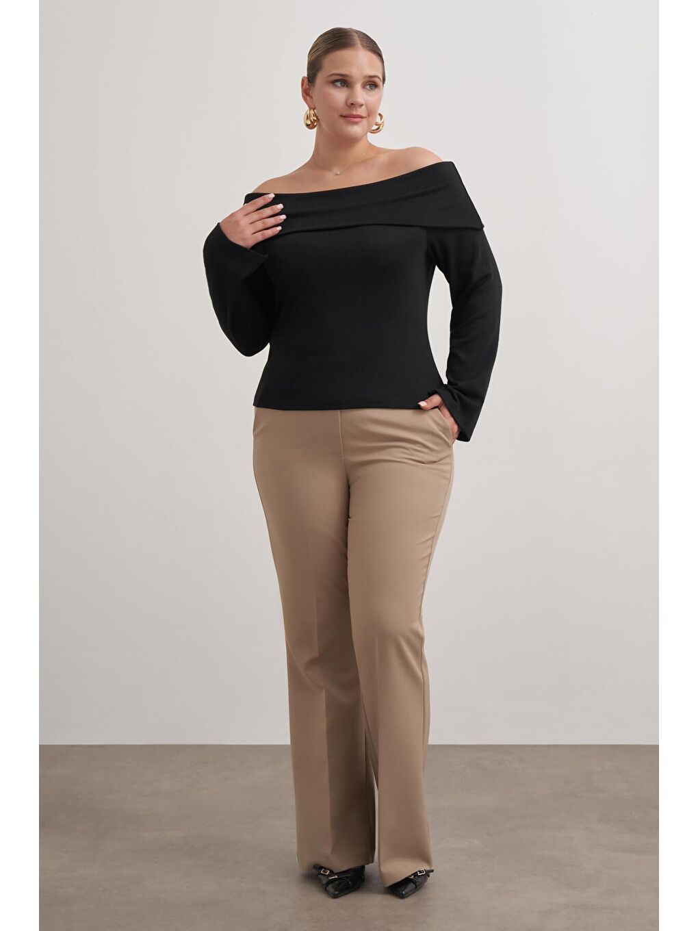 Siyah Açık Omuzlu Triko Bluz-1