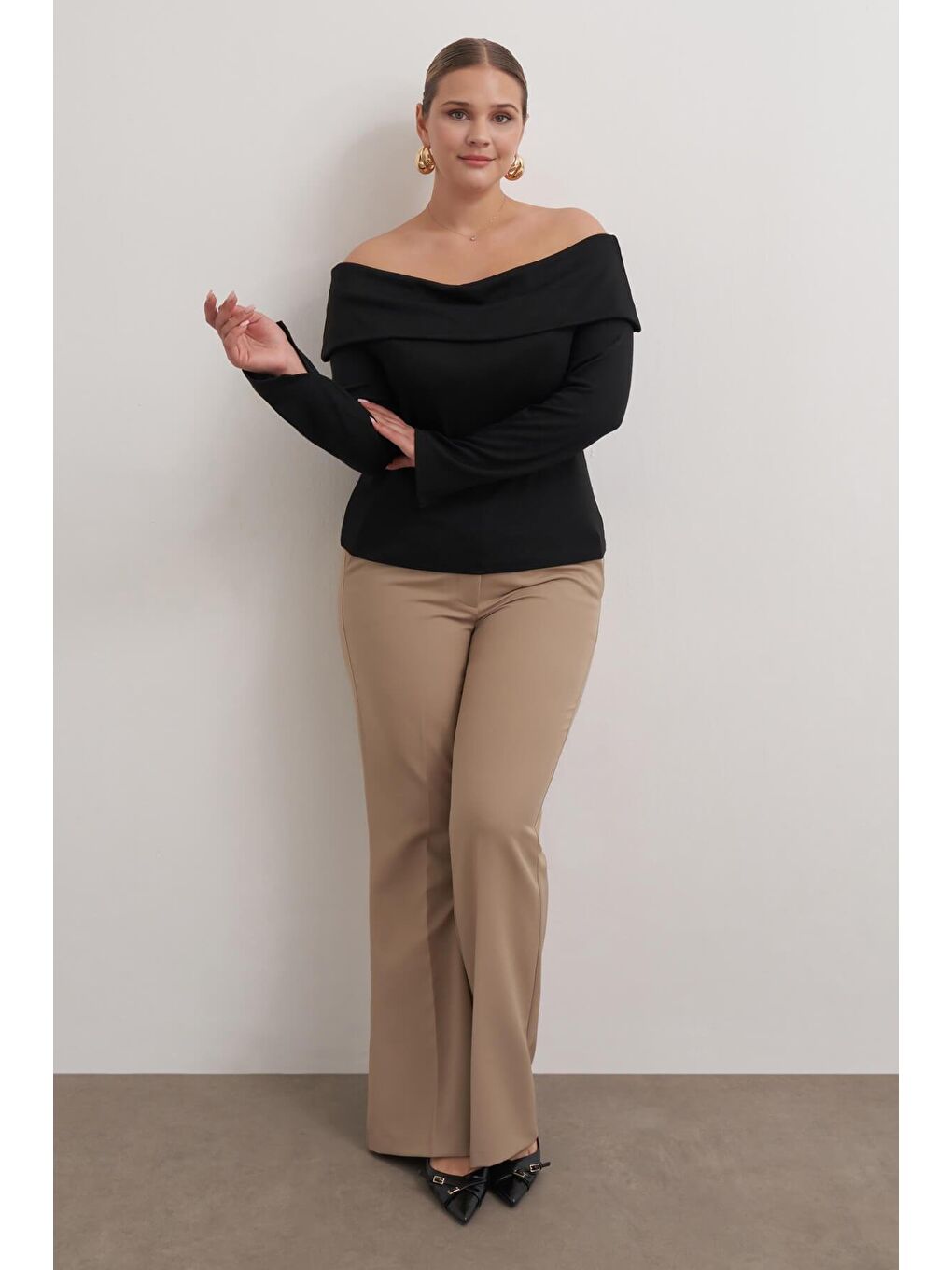 Siyah Açık Omuzlu Triko Bluz-3