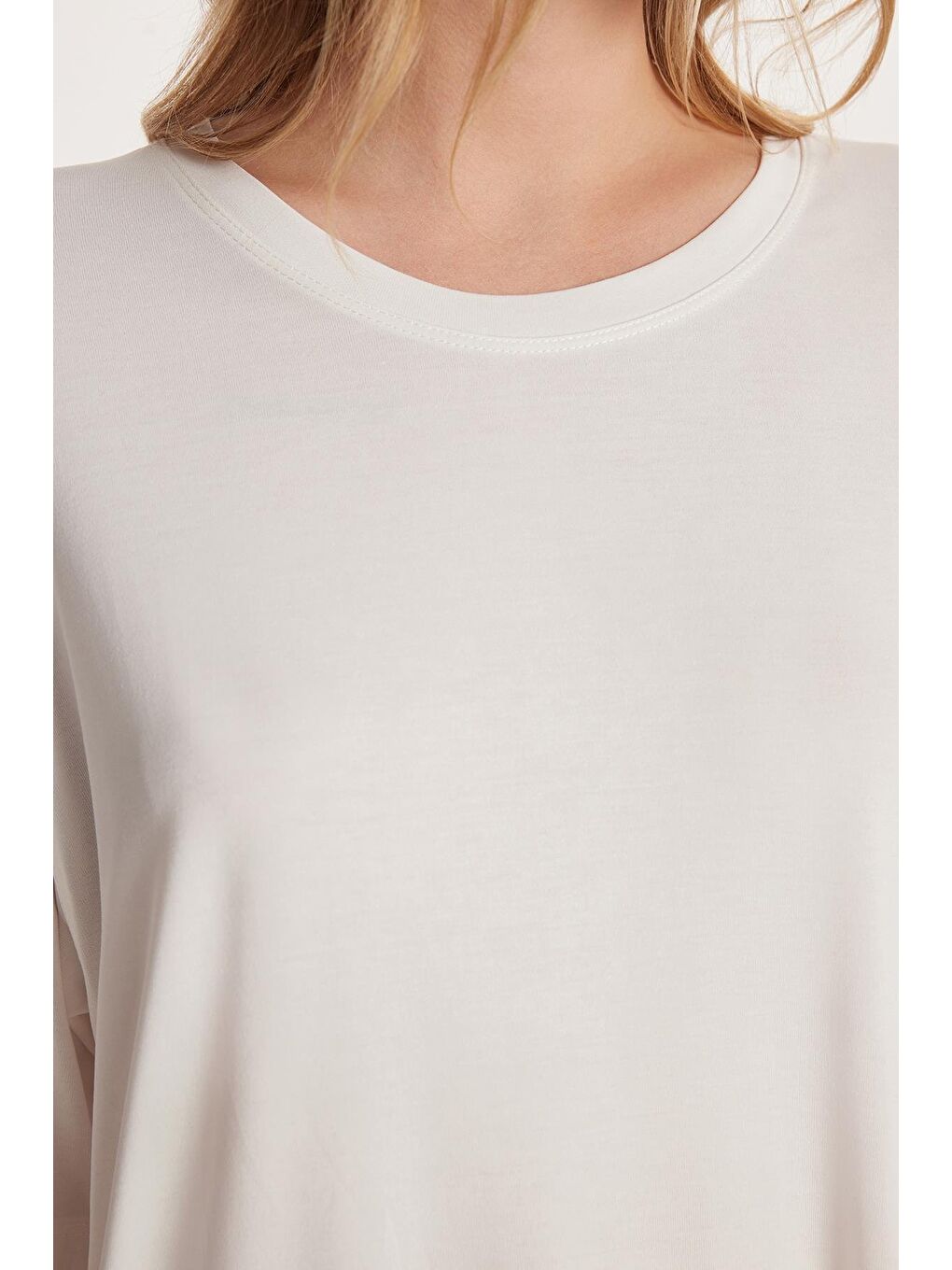 Kadın Modal Kumaş Regular Fit Kısa Kollu Bisiklet Yaka Ekru Tişört-2