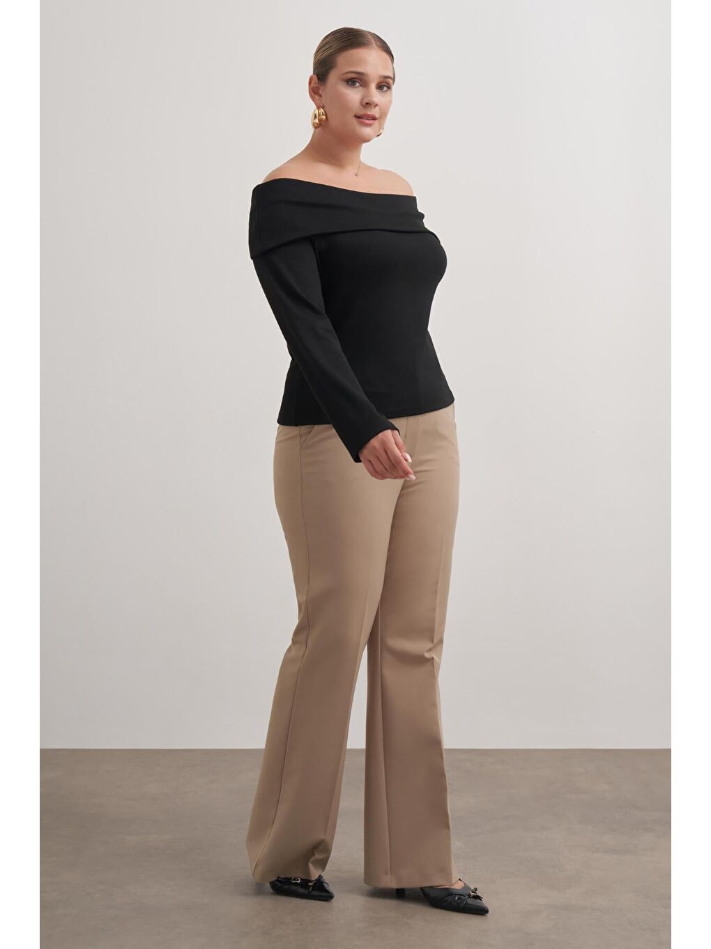 Siyah Açık Omuzlu Triko Bluz-4