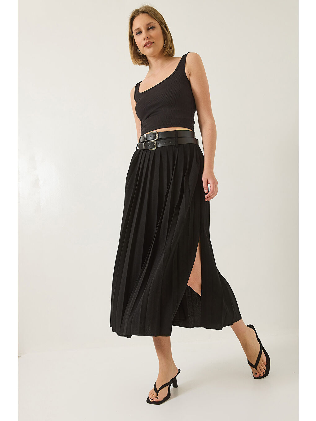 Siyah Kadın Çift Kemerli Yırtmaç Detaylı Piliseli Uzun Etek-2