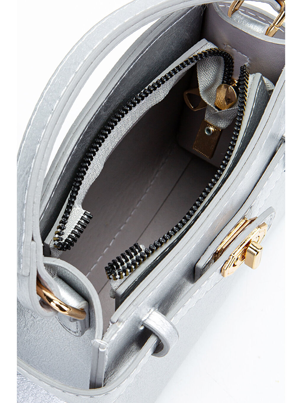 Gri Kilit Aksesuar Kemer Detaylı Jessie Kadın Çapraz Çanta Gümüş-5