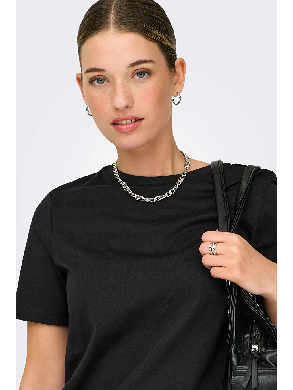 Siyah Onlfreja Pamuklu Regular Fit Yuvarlak Yaka Kadın T Shirt 15367970-4