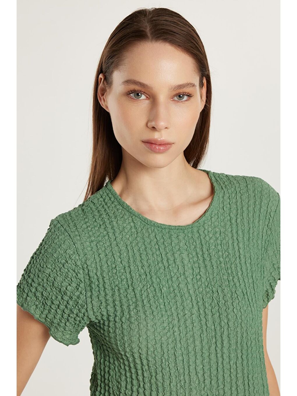 Kadın Slim Fit Dar Kesim Kısa Kollu Bisiklet Yaka Haki Tişört-1