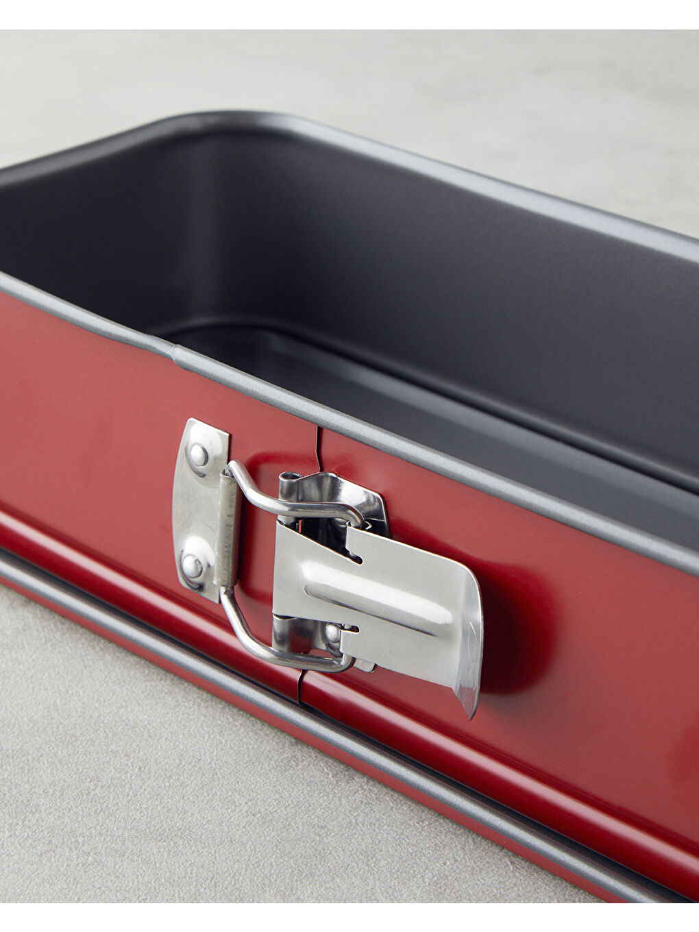 Baker’s Choice Karbon Çelik Klasik Kelepçeli Baton Kek Kalıbı 30 x 11 x 7 cm Kırmızı-3