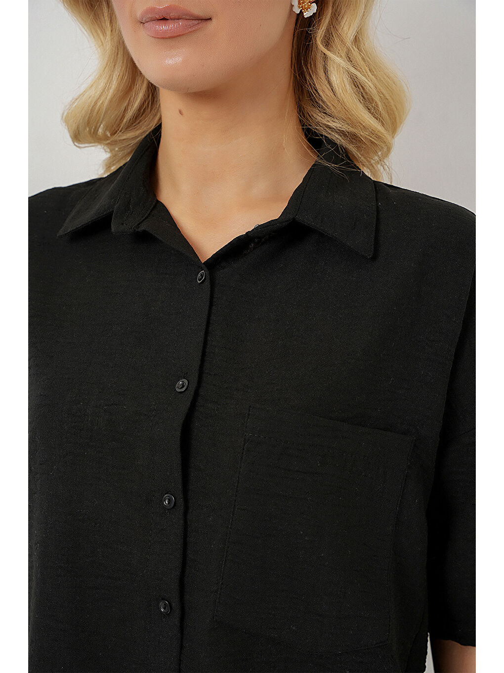 Kadın Kısa Kol Keten Görünümlü Gömlek 20336 - Siyah-4