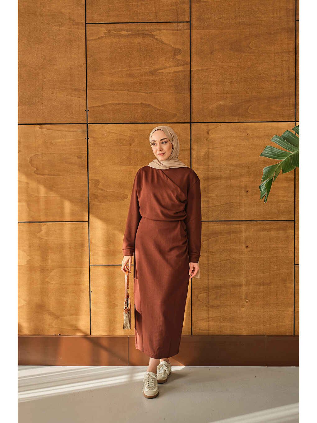 Kadın Önü Parça Detaylı Elbise Kahverengi-2