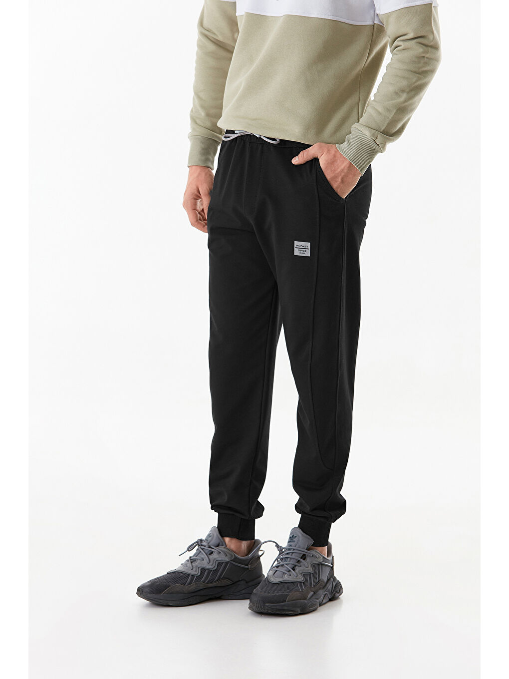 Siyah Baskılı Beli Lastikli Jogger Eşofman Altı-1