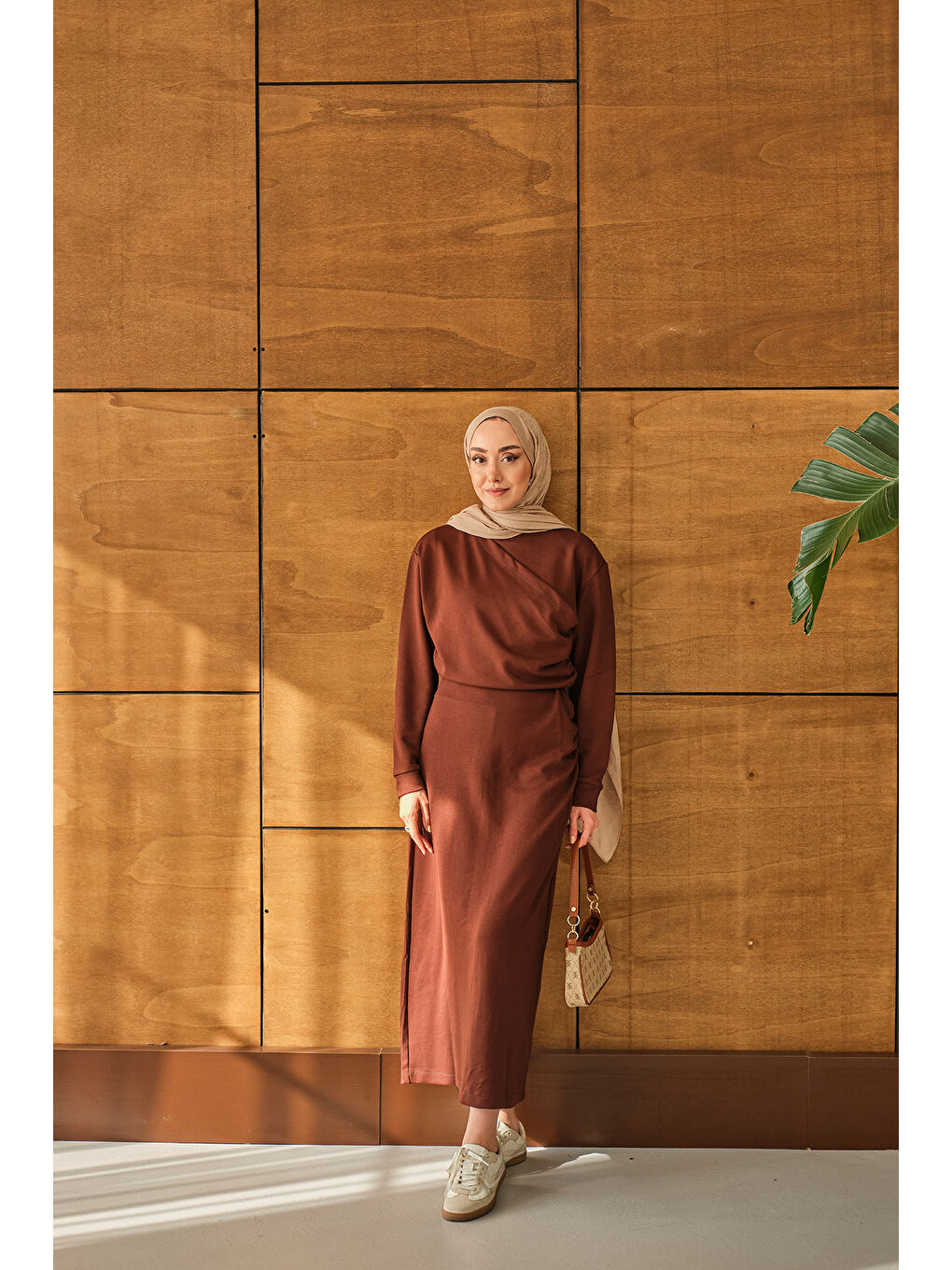 Kadın Önü Parça Detaylı Elbise Kahverengi-3