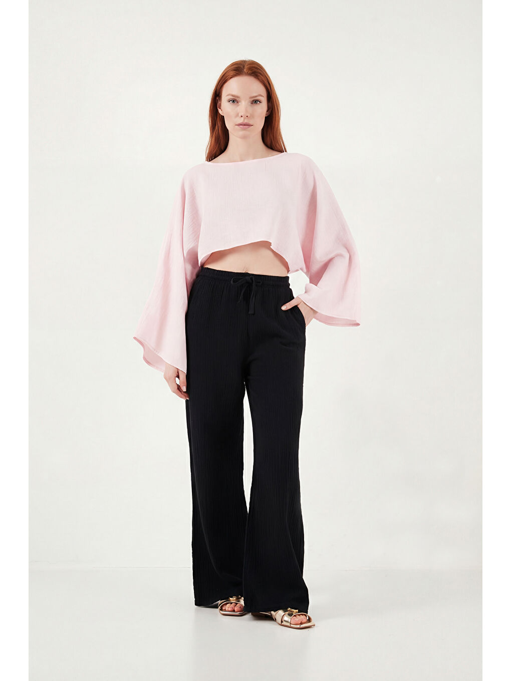 Siyah Pamuklu Comfort Fit Yüksek Bel Geniş Paça Kadın Pantolon 668YP5540-2