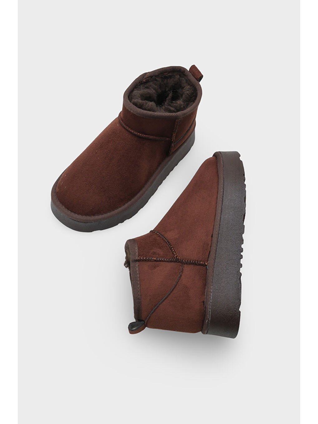 Kahverengi Raina Kalın Tabanlı Yuvarlak Burunlu Kürklü Kısa Kadın Bot-3
