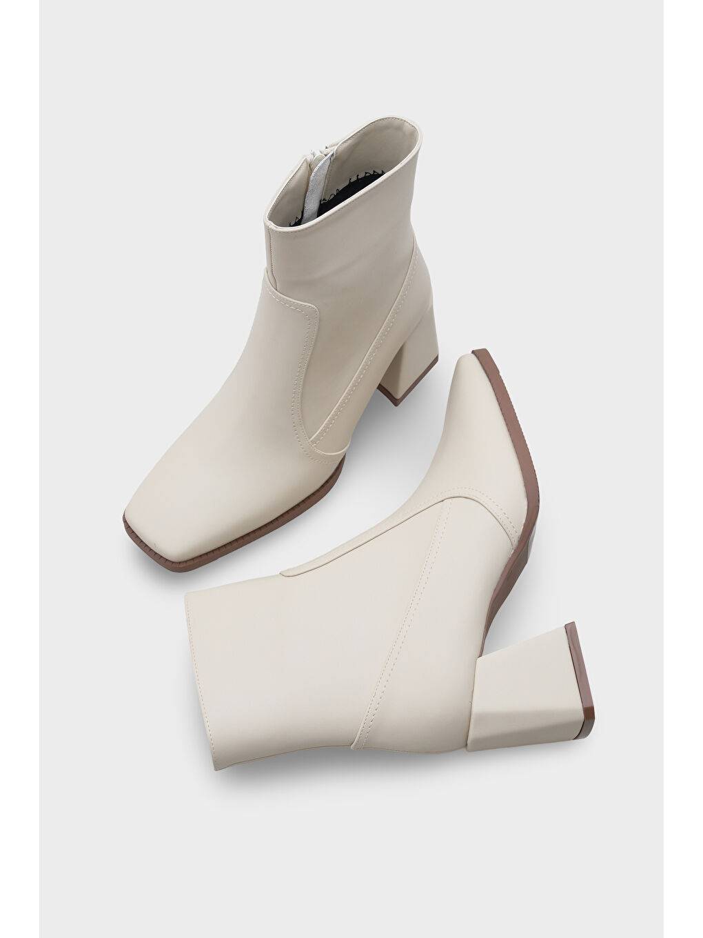 Ekru Anjela Küt Burunlu Yandan Fermuarlı Kadın Bot-4