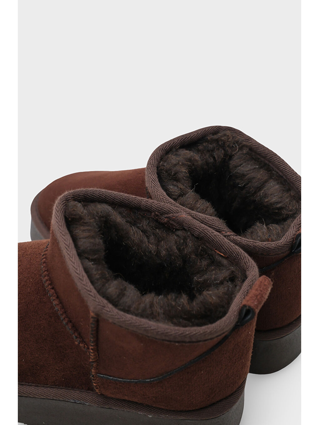 Kahverengi Raina Kalın Tabanlı Yuvarlak Burunlu Kürklü Kısa Kadın Bot-4