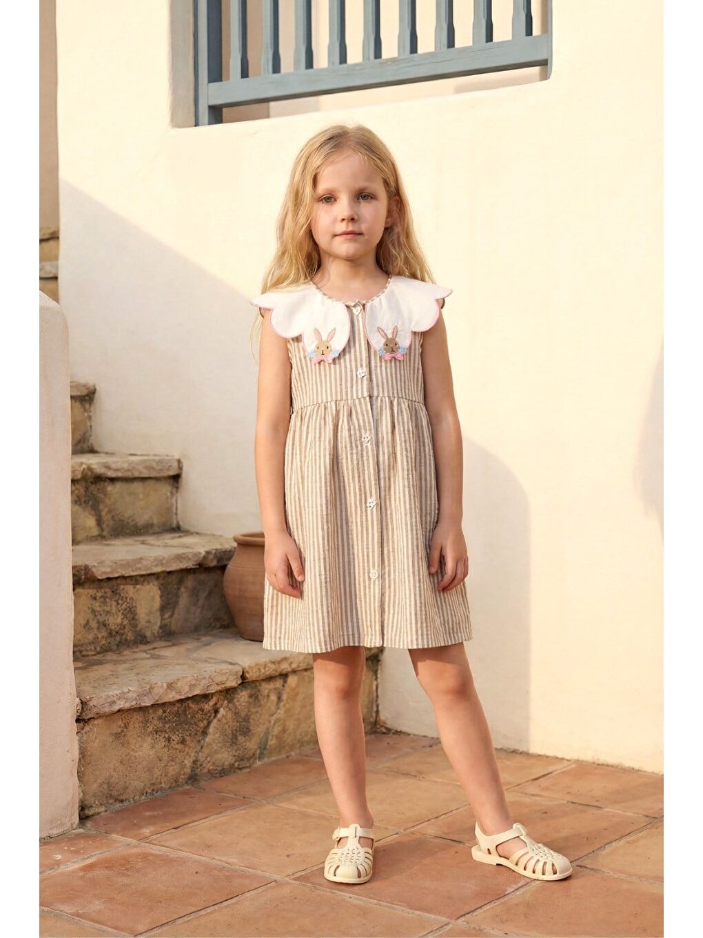 Kız Çocuk Pamuklu Ekru Bej Çizgili Tavşan Nakışlı Yakalı Elbise-1