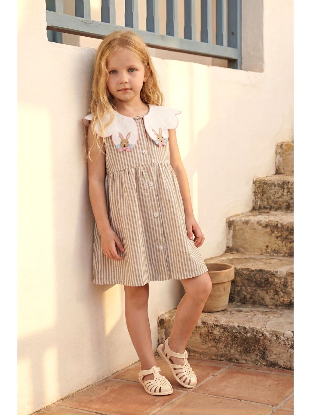 Kız Çocuk Pamuklu Ekru Bej Çizgili Tavşan Nakışlı Yakalı Elbise-2
