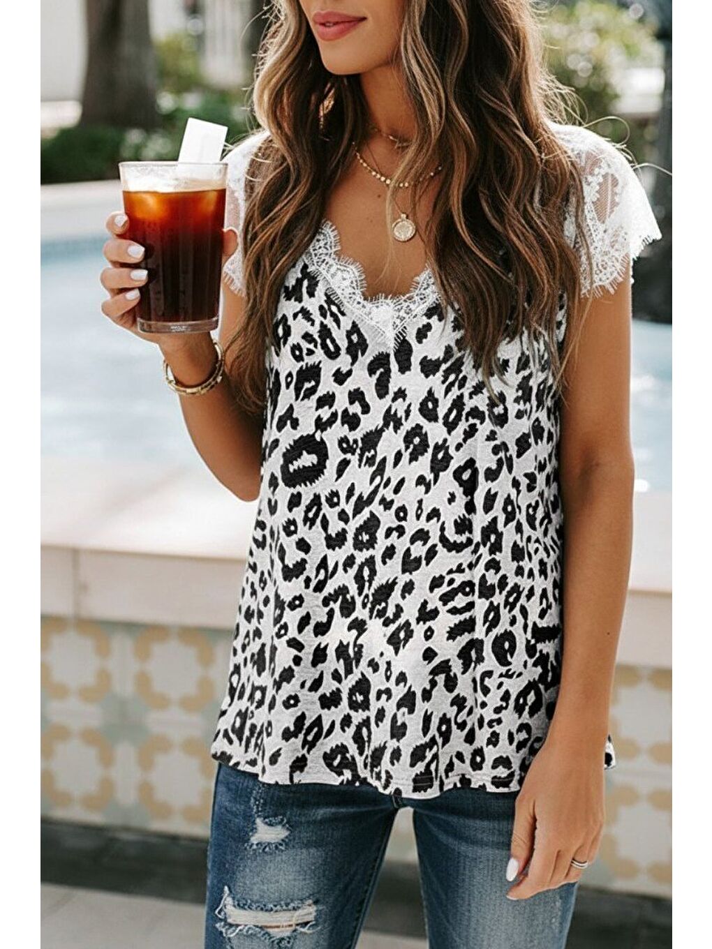 Beyaz Kadın Kısa Kollu V Yakalı Dantelli Süprem Bluz-2