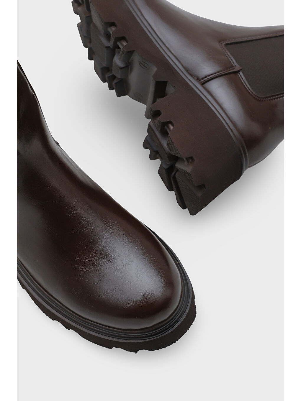 Kahverengi Tiana Trak Tabanlı Yandan Lastikli Kadın Uzun Bot-2