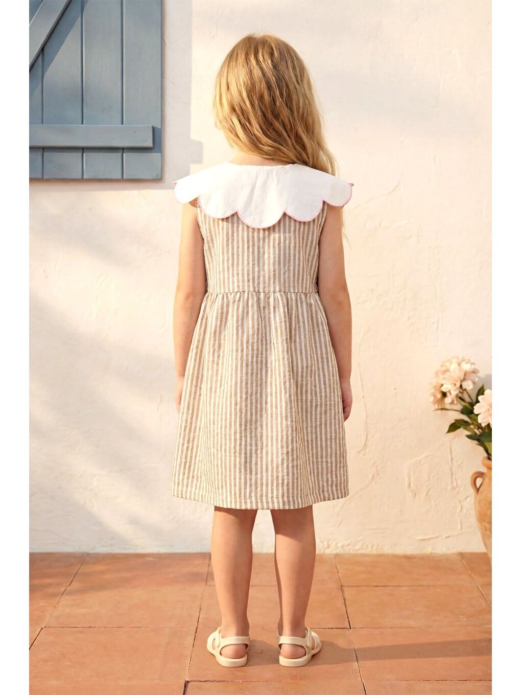 Kız Çocuk Pamuklu Ekru Bej Çizgili Tavşan Nakışlı Yakalı Elbise-4
