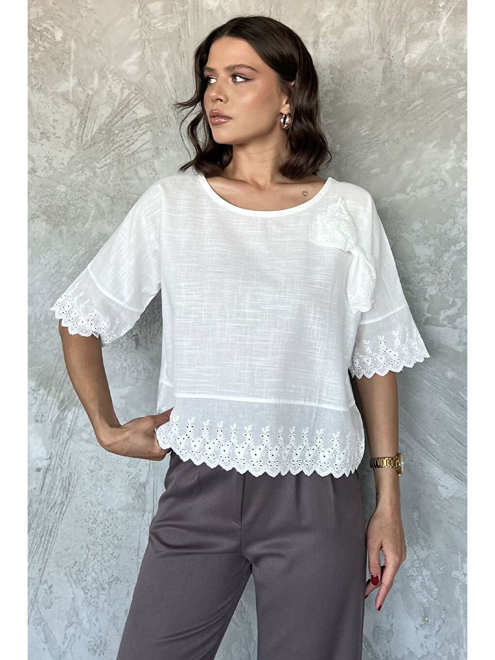 Ekru Kurdele Detaylı Kadın Keten Bluz-1