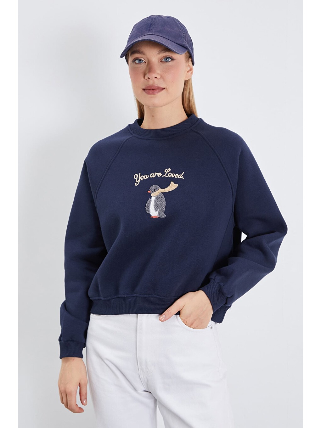 Lacivert 3 İplik Penguen Nakışlı Crop Sweatshirt-1
