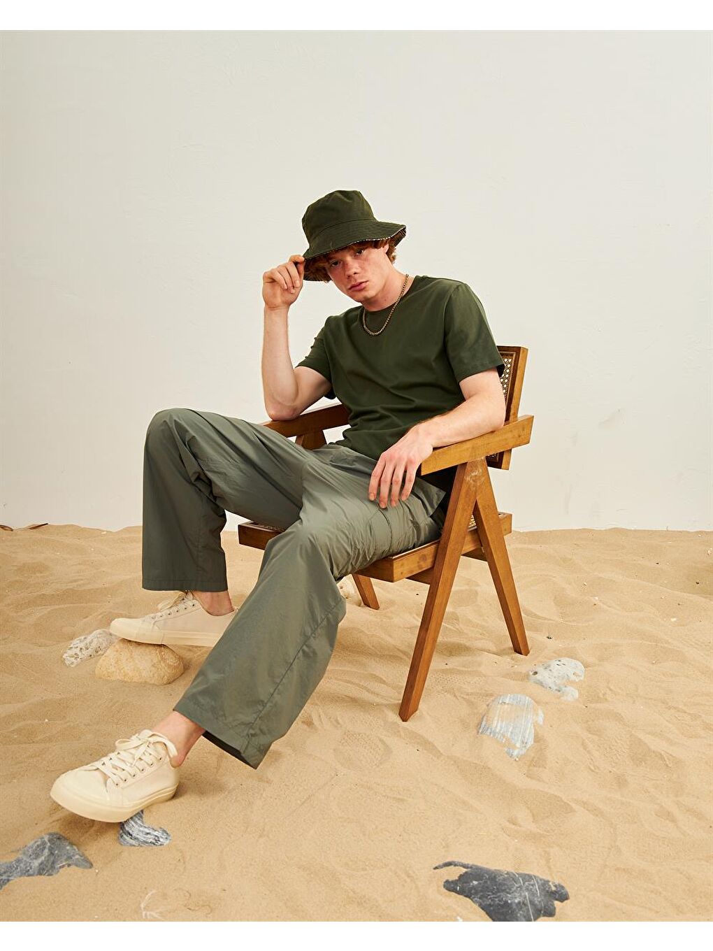 Erkek Basic %100 Pamuklu Bisiklet Yaka Tişört Haki-1