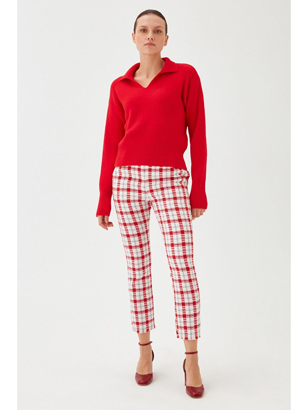 Kadın Kırmızı Polo Yaka Yumuşak Dokulu Şardonlu Triko Kazak-3